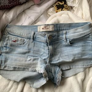HOLLISTER SIZE 3 JEAN SHORTS
